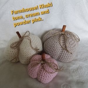 Crochet pumpkins